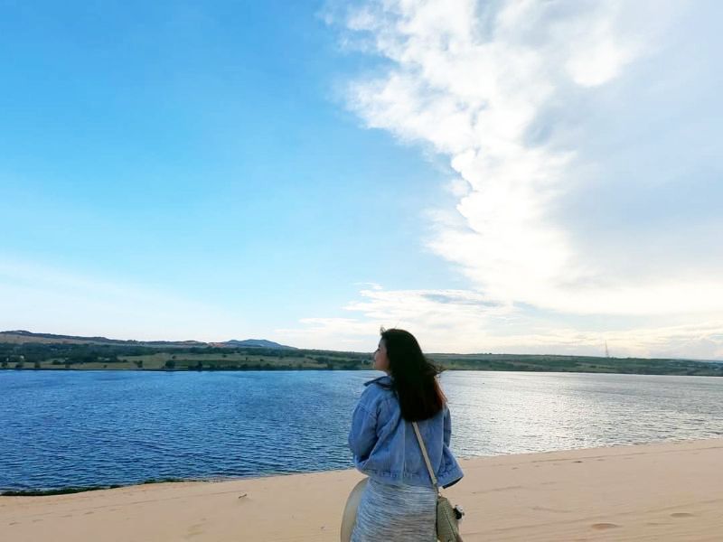 Thuê xe hợp đồng 4 chỗ, 7 chỗ giá rẻ Minh Hân